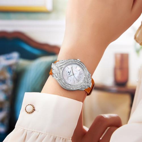 ساعة مناسبات جلد فاخرة نسائية من ماكسويل