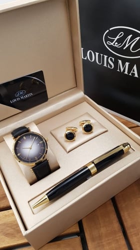 طقم رجالي جميل من ماركة لويس مارتن