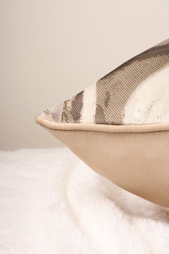 كوشن ذهبي بني مموج