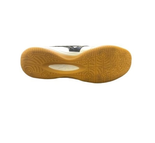 حذاء كرة قدم ميزينو