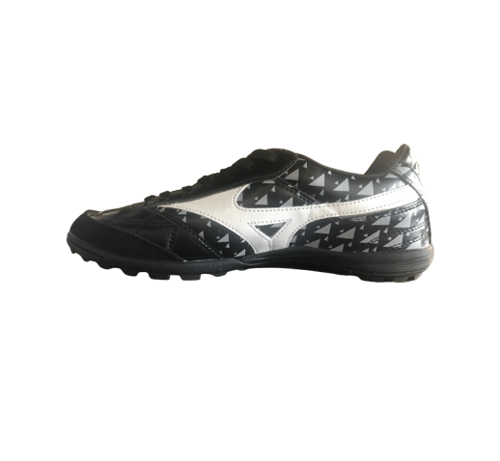 حذاء كرة قدم ميزينو