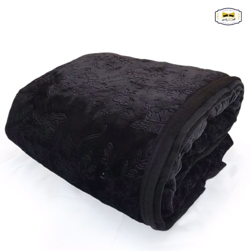 بطانية مزخرفه بنقشة كلاسكيه نفرين