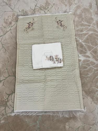 طقم سجاده مع شرشف مسكر