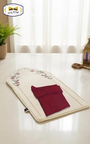 طقم سجادة اسفنج مع شرشرف مكسر