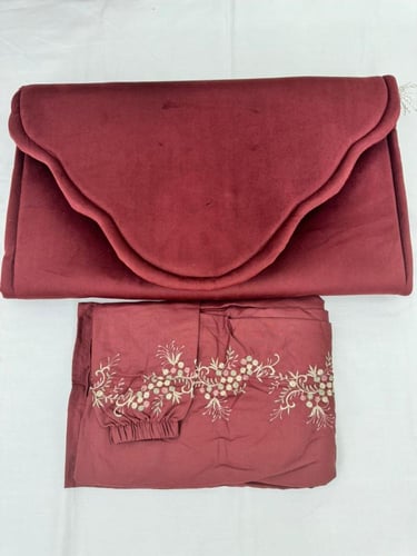 طقم صلاه سجاده طبي مع شرشف مرد مطرز