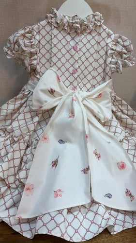 فستان انيق وجميل