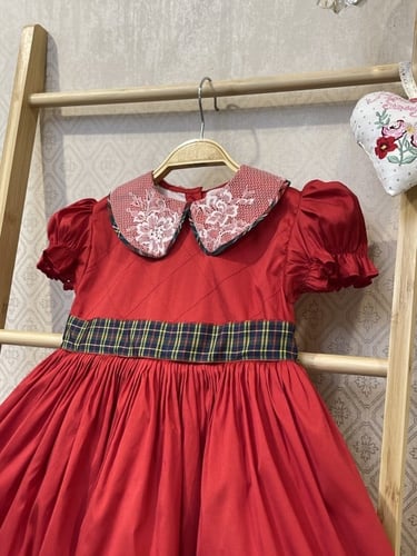 فُستان أحمر بحزام كاروهات جوده عاليه جداً