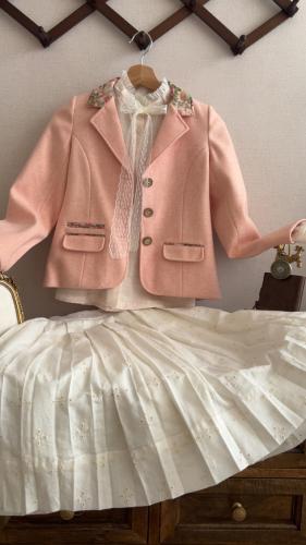 طقم جاكيت وتنوره