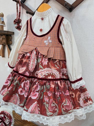 طقم فستان بنوتات جميل