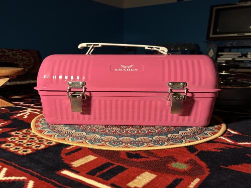 صندوق شاهين الون الوردي+ بطانه