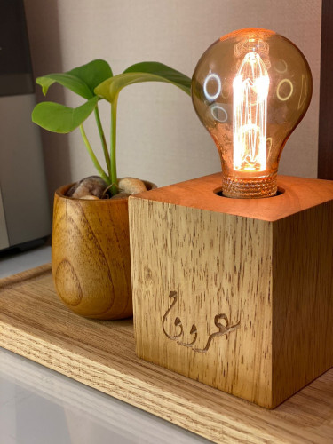 مصباح عروق ، ستاند مكعب