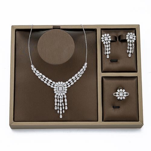 نص طقم زركون فضي من فايلت