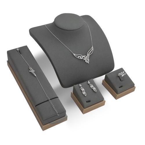 نص طقم زركون فضي من ماركة فايلت