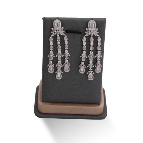 حلق زركون فضي من ماركة فايلت