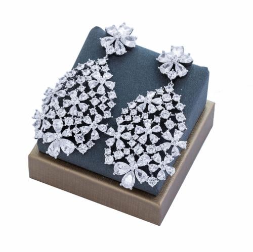 حلق زركون فضي من ماركة فايلت