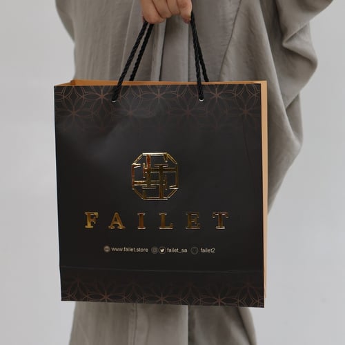 ساعة نسائية بستيل ذهبي ومينا لون ابيض