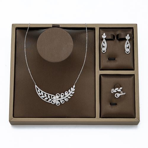 نص طقم زركون فضي من فايلت