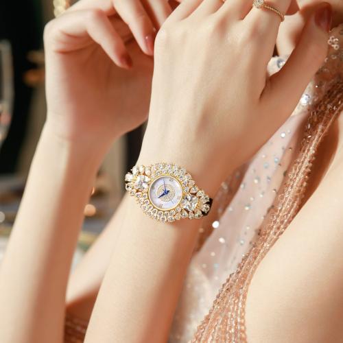 ساعة نسائية ذهبي جلد أسود من ماركة فايلت