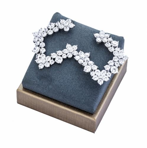 حلق زركون فضي من ماركة فايلت