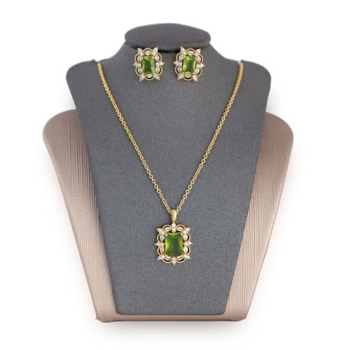 تعليقة مع حلق زركون ذهبي فص أخضر من فايلت