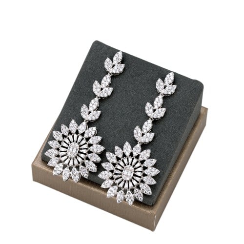 حلق زركون فضي من ماركة فايلت