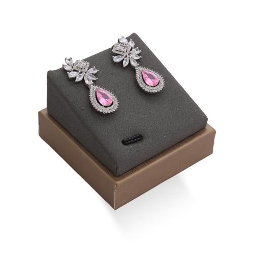 حلق زركون فضي فص وردي من ماركة فايلت