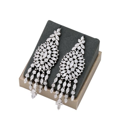 حلق زركون فضي من ماركة فايلت