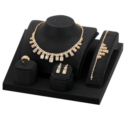 طقم زركون ذهبي من ماركة فايلت