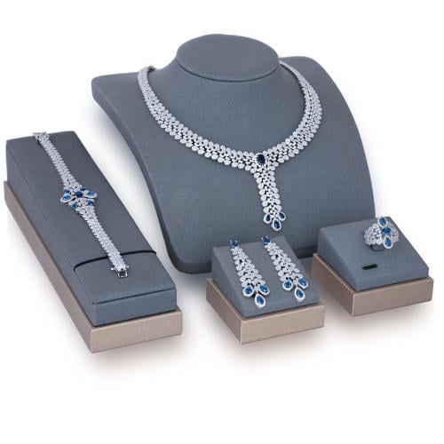 طقم زركون فضي فص كحلي من ماركة فايلت