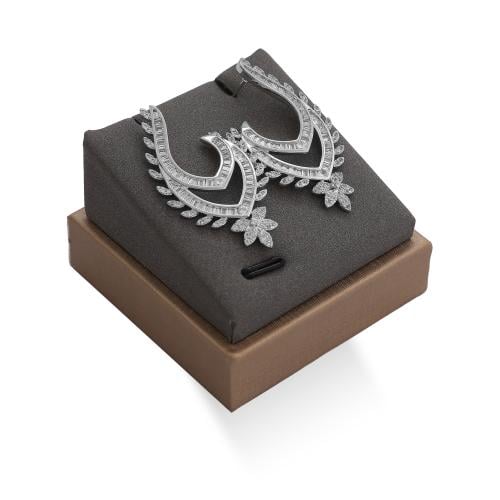 حلق زركون فضي من ماركة فايلت