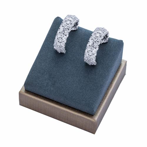 حلق زركون فضي من ماركة فايلت