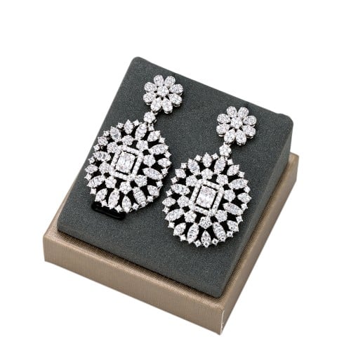 حلق زركون فضي من ماركة فايلت