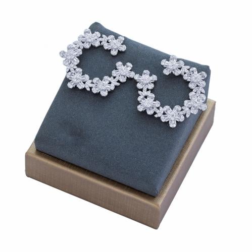 حلق زركون فضي من ماركة فايلت