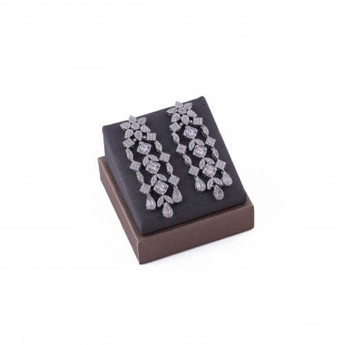 حلق زركون فضي من ماركة فايلت