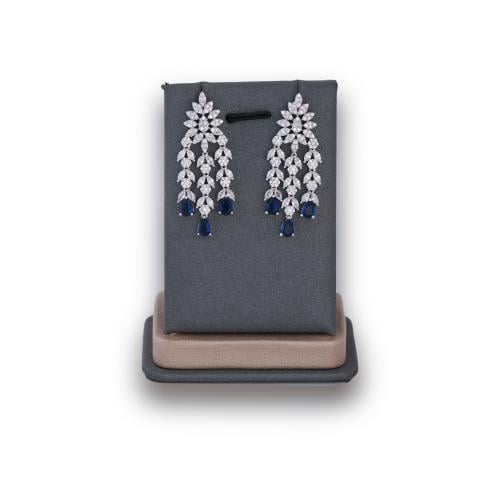 حلق زركون فضي فص كحلي من ماركة فايلت