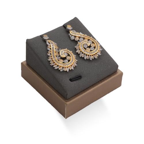 حلق زركون مكس من ماركة فايلت