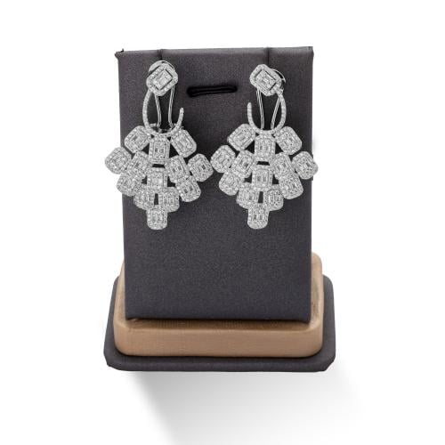 حلق زركون فضي من ماركة فايلت