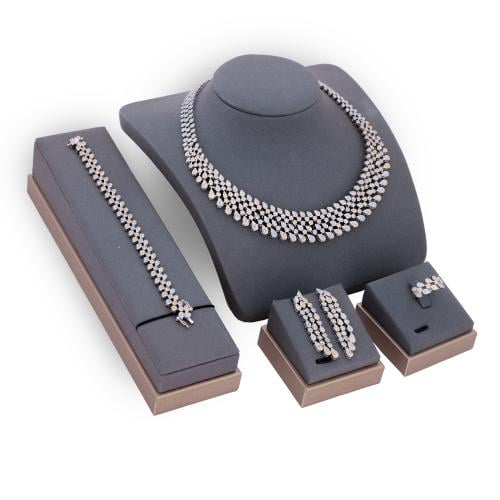 طقم زركون مكس من ماركة فايلت