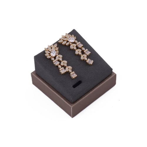 حلق زركون ذهبي من ماركة فايلت