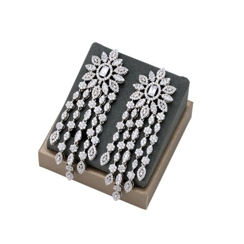 حلق زركون فضي من ماركة فايلت