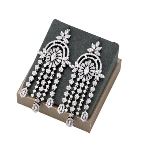 حلق زركون فضي من ماركة فايلت