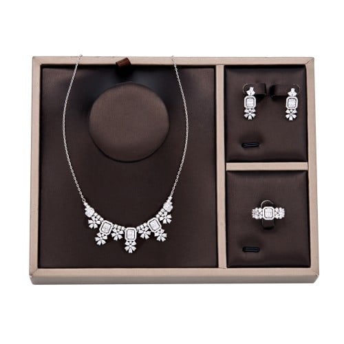 نص طقم زركون فضي من ماركة فايلت