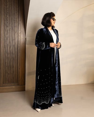 عبايه مخمل 125#