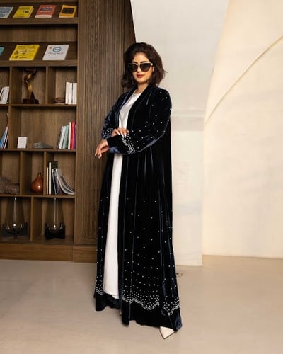 عبايه مخمل 125#