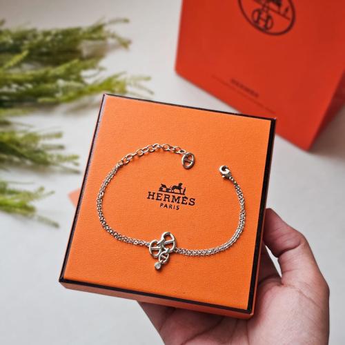 اكسسوار مع ملحقات الماركه