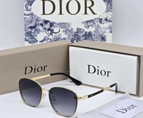 عرض نظاره مع ملحقات الماركه