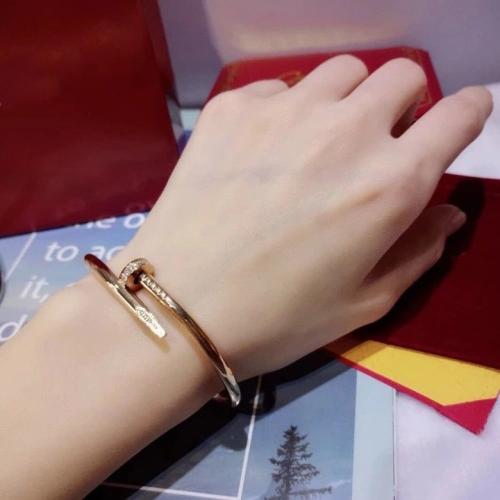 اسواره مع ملحقات الماركه