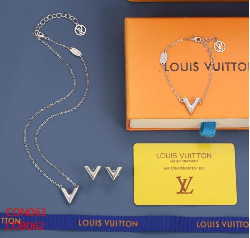 اكسسوار مع الملحقات