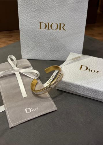 اساور ماركه لويس فيتون مع ملحقات الماركه