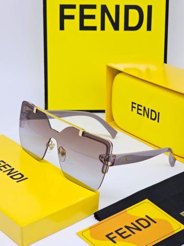 نظارات رجالي مع ملحقات الماركه